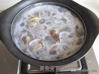 蛤肉豆腐汤的做法步骤：4