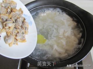 蛤肉豆腐汤的做法步骤：7