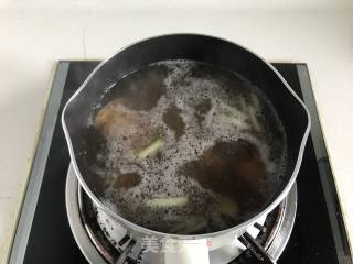 鲜椒花甲煮米粉的做法步骤：5