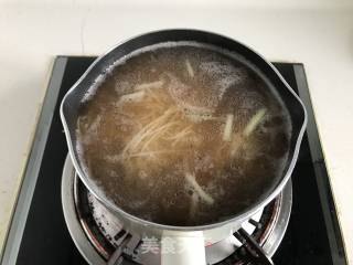 鲜椒花甲煮米粉的做法步骤：6