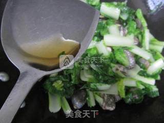 小白菜花蛤汤的做法步骤：7