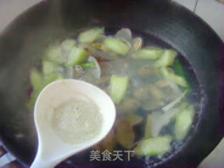 花蛤丝瓜汤的做法步骤：12