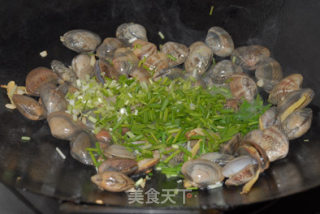 原味的葱姜炒花蛤的做法步骤：5