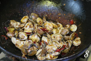 用内地人的口味做一道沿海菜 辣酱爆花蛤的做法步骤：8