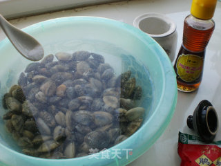 柠檬花蛤牛腩汤的做法步骤：2