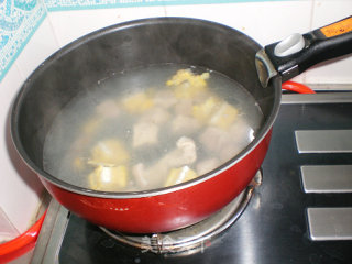 柠檬花蛤牛腩汤的做法步骤：6