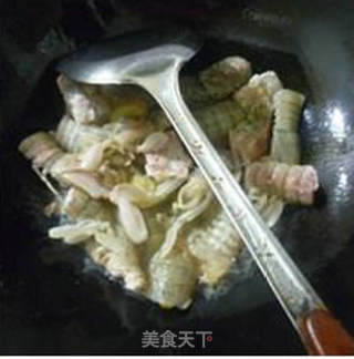 花蛤炒虾蛄的做法步骤：7