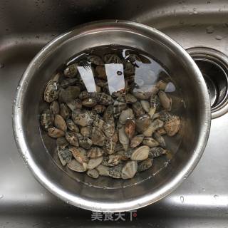 辣炒花蛤的做法步骤：1