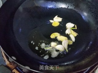 爆炒花蛤的做法步骤：2