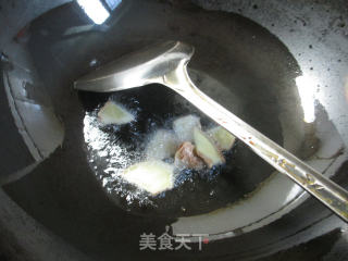 花蛤炒河虾的做法步骤：2