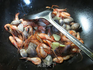 花蛤炒河虾的做法步骤：4