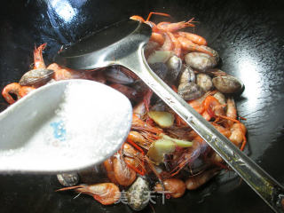 花蛤炒河虾的做法步骤：6