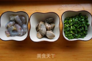 韭菜海鲜煎蛋的做法步骤：3
