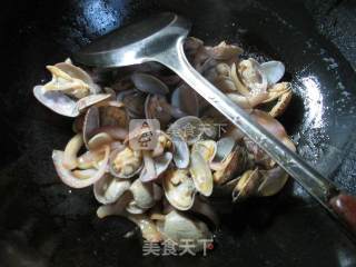洋葱炒花蛤 的做法步骤：8