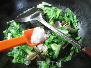小白菜花蛤汤的做法步骤：7
