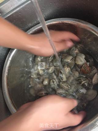 干锅花蛤的做法步骤：1