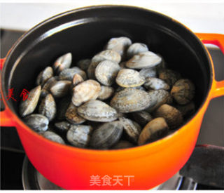 冬季进补第一鲜汤——花蛤炖羊肉的做法步骤：4