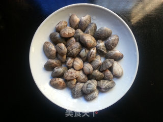 咖喱香茅煮花蛤的做法步骤：1