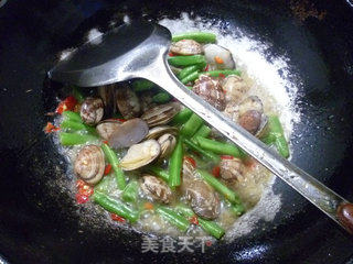 梅豆炒花蛤的做法步骤：8