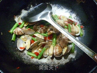 梅豆炒花蛤的做法步骤：11