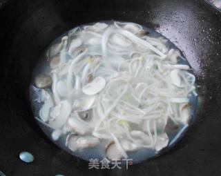 滋阴平肝火--菌菇花蛤汤的做法步骤：7