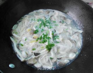 滋阴平肝火--菌菇花蛤汤的做法步骤：9