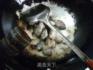 茭白炒花蛤的做法步骤：8