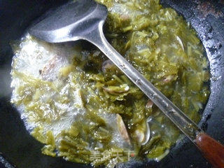 咸菜花蛤汤的做法步骤：9