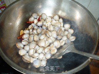 香辣鲜美—辣炒花蛤的做法步骤：5