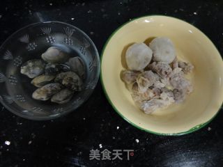 鱼丸花蛤白果面的做法步骤：1