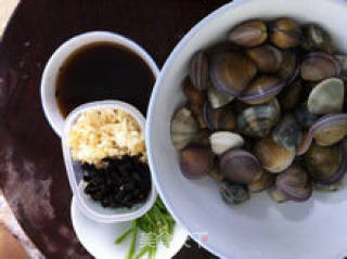 豆豉炒花蛤的做法步骤：1