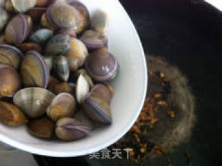 豆豉炒花蛤的做法步骤：4