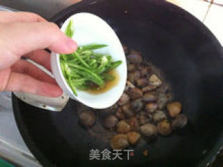 豆豉炒花蛤的做法步骤：5