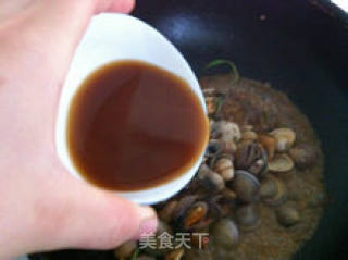 豆豉炒花蛤的做法步骤：6