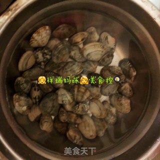 【仙草味道私房菜】之海味花蛤的做法步骤：1