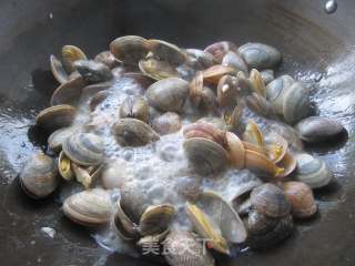 炒带壳花蛤的做法步骤：5