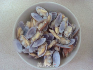 姜葱炒花蛤的做法步骤：3