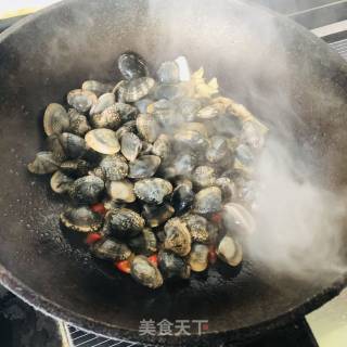 炒花蛤的做法步骤：3