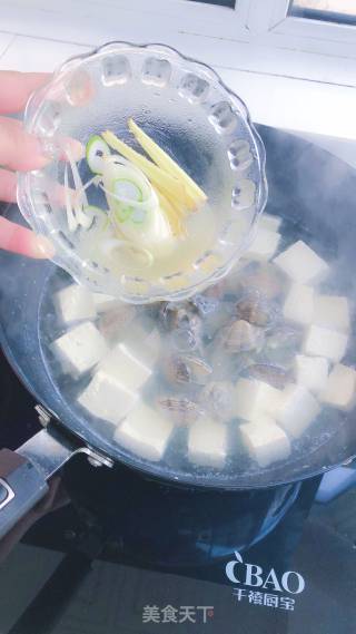 花蛤豆腐汤的做法步骤：3