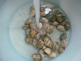 海带炒花蛤的做法步骤：2