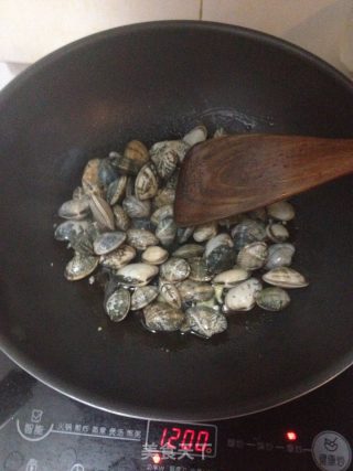 葱油花蛤的做法步骤：4