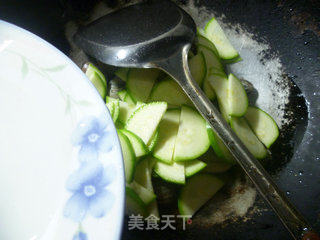 西葫芦炒花蛤的做法步骤：5
