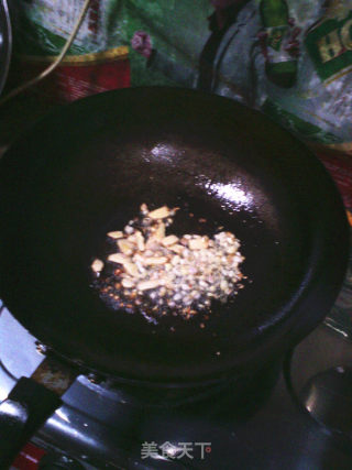 花蛤丝瓜米粉汤的做法步骤：4