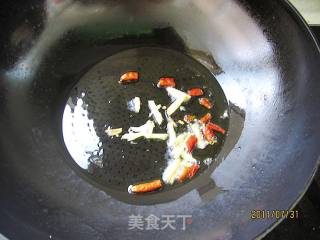 海天酱炒花蛤的做法步骤：1
