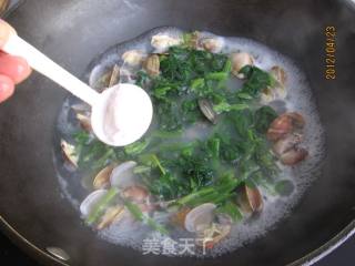 菠菜花蛤粉丝汤的做法步骤：5