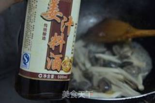 杏鲍菇炒花蛤的做法步骤：4