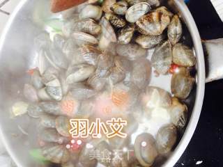 小艾的美食厨房之--辣炒花蛤的做法步骤：5