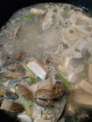 花蛤豆腐汤的做法步骤：9