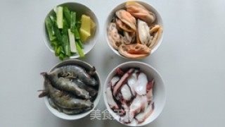 韩式泡菜海鲜汤的做法步骤：2