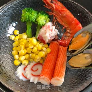 日式海鲜拉面的做法步骤：1